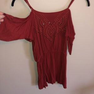 Cold shoulder tank